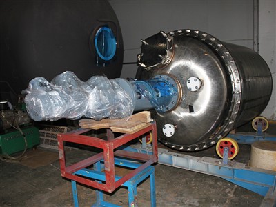 PVDF-vuorattu reaktori